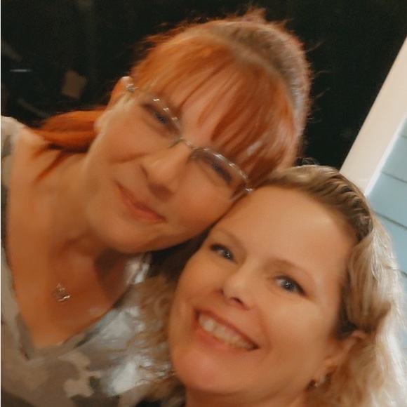 Meet your Posher, Amanda - Picture 9 of 10